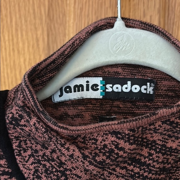 Jamie Sadock Sleeveless Top Knot Shoulder Zip Peep Hole - Picture 2 of 4